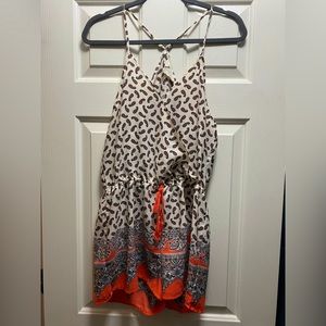 Shorts romper, paisley coral pattern